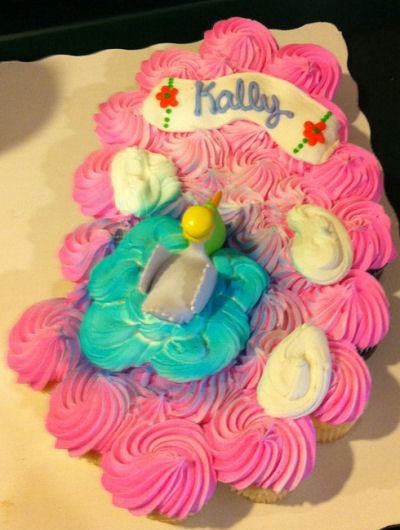 There are plenty of rubber duck baby shower cupcake ideas for decorating the