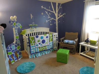 Nursery Room Ideas on Giraffe Baby Nursery With Homemade Wooden Stand Up Growth Chart And
