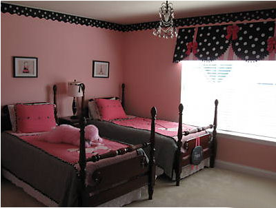 Pink and black bedding has been all the rage for a while but don't count 