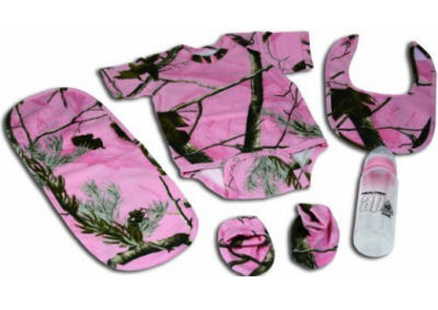 Baby Clothes Girls on Pink Camo Baby Clothes Gift Set For A Baby Girl With Onesie Baby Bib