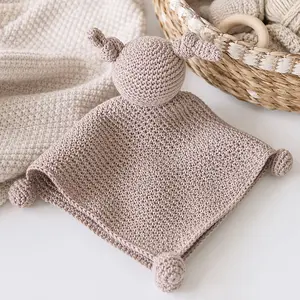 minimalist-crochet-lovey-pattern