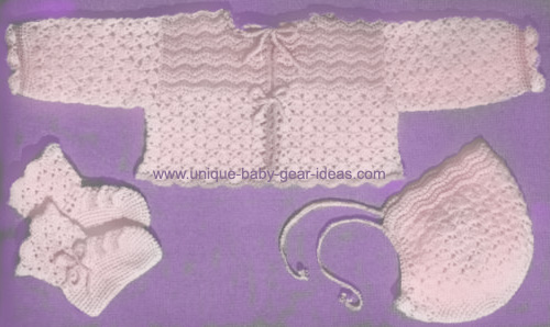 Vintage crochet baby sweater set pattern including sweater, hat (cap) and booties.