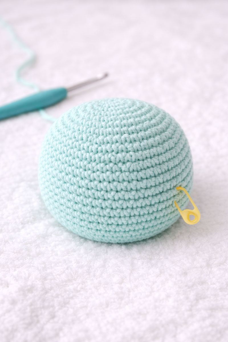 Crochet octopus head forming with smooth rounded shape