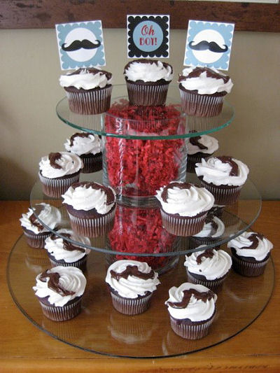 Mustache baby shower cupcakes with printable party circles