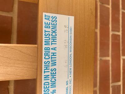 Simmons Little Folks Crib (Model 1409 89 53) label