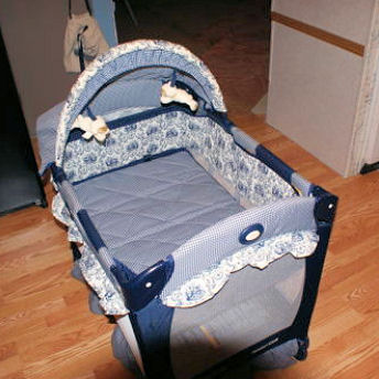 Graco Lite Baby Travel Camping Crib