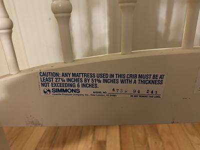 Simmons crib model  # 4738 94 241 
