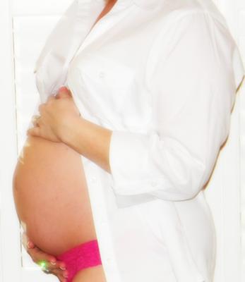 28 WEEKS PREGNANT-PICTURES OF MOMMY and PRINCESS ELLA CLAIRE