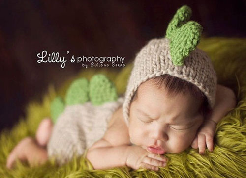 Homemade handmade knit baby dinosaur costume photo prop with hat and diaper cover pants