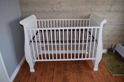 Looking for metal piece for a simmons crib
